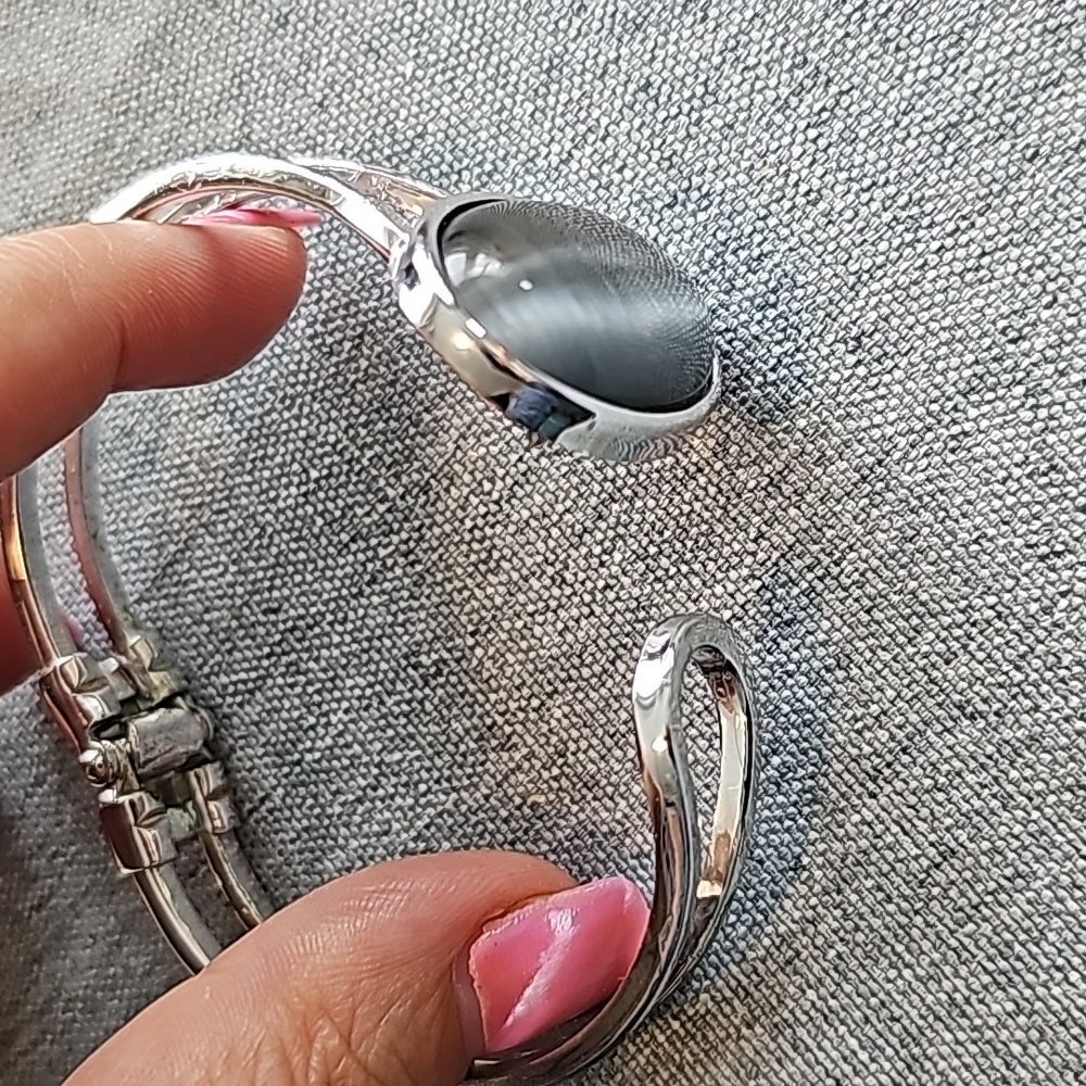Tiger's Eye Stone Cuff Bangle Silver Toned Bracelet. - Picture 4 of 4